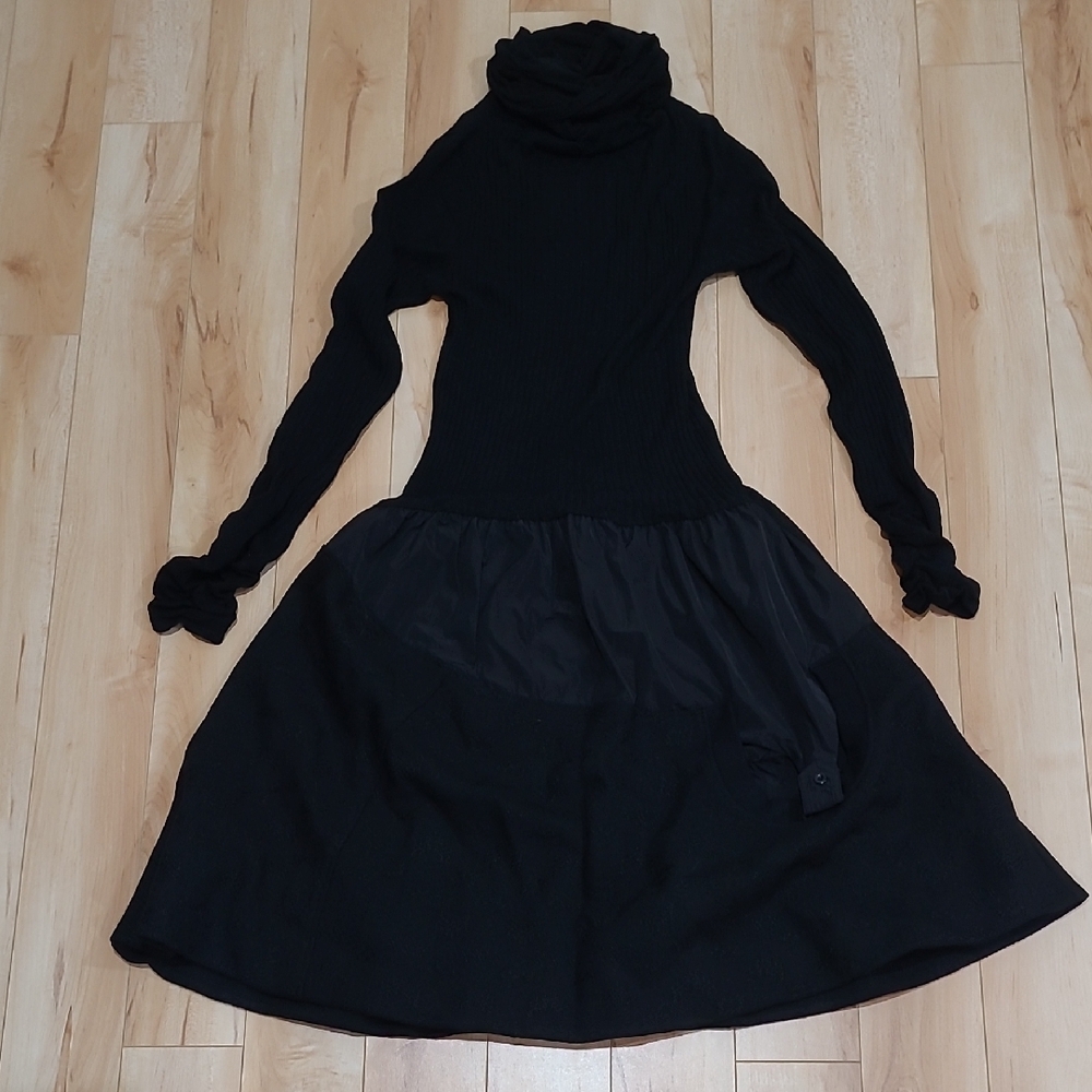 Uptown Girl Women's Size Medium Elegant Black Long-Sleeve Dress